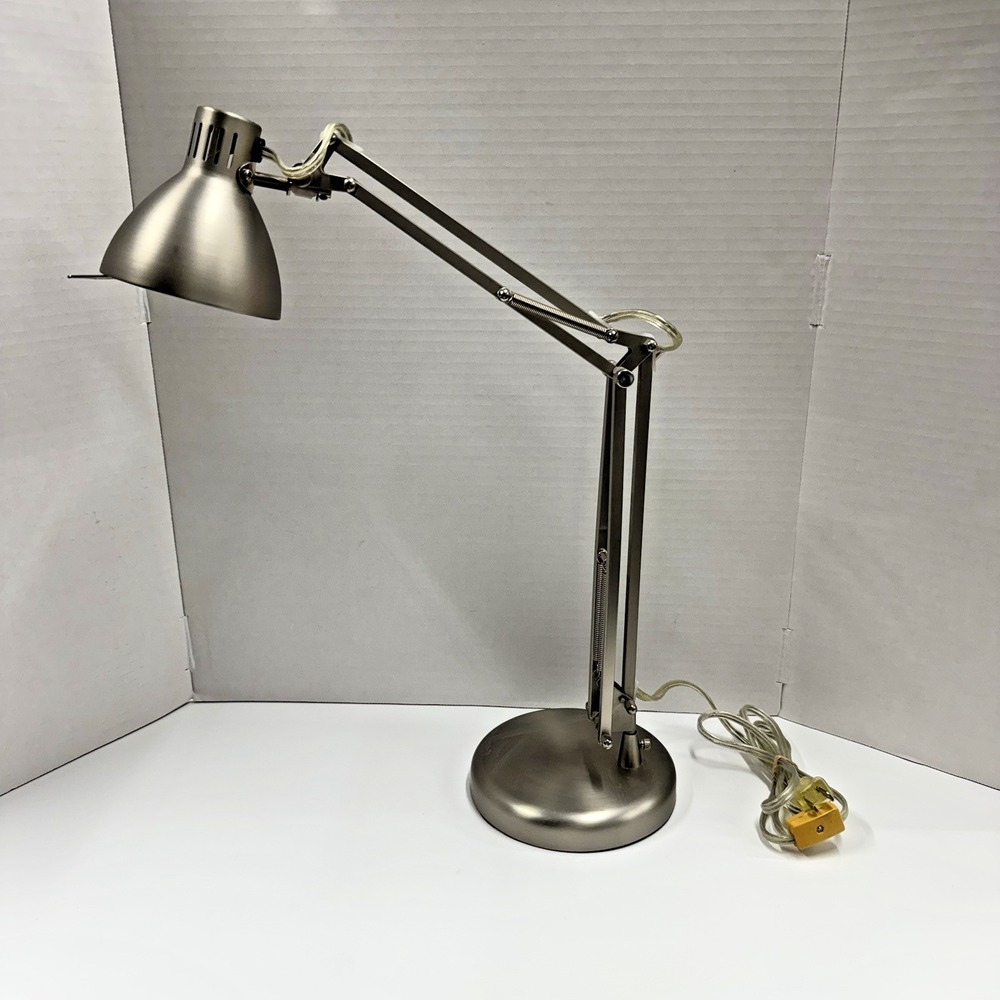 Silver Metal Desk Lamp Pixar Style Adjustable Neck Tested Works - Picture 1 of 6